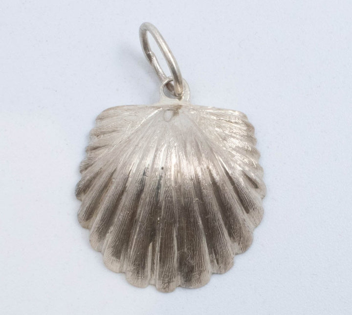 Vintage Sterling Silver Seashell Pendant!