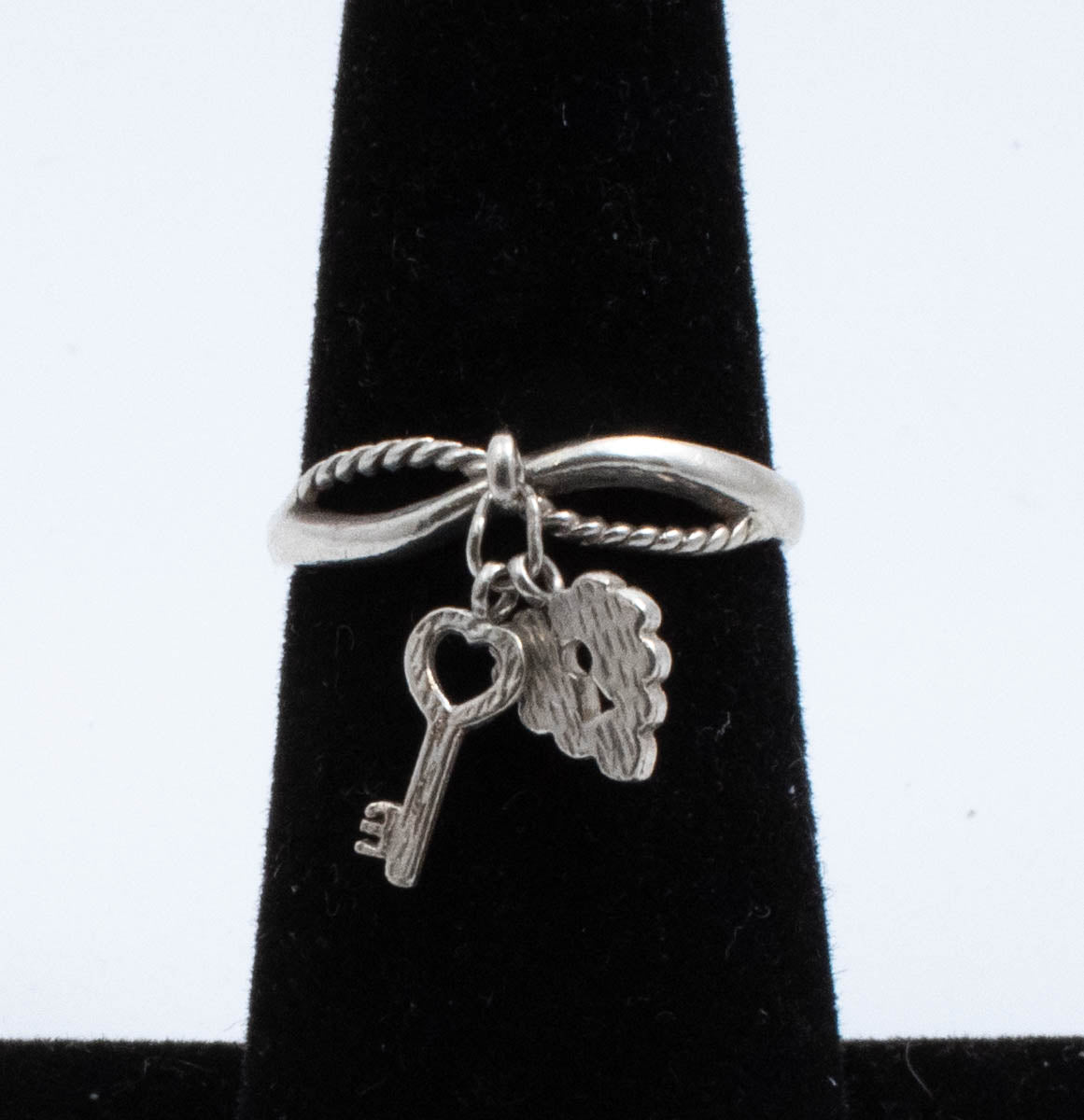 Vintage Sterling Silver Thin Infinity Band With Heart & Lock! [Size 5.5 US]