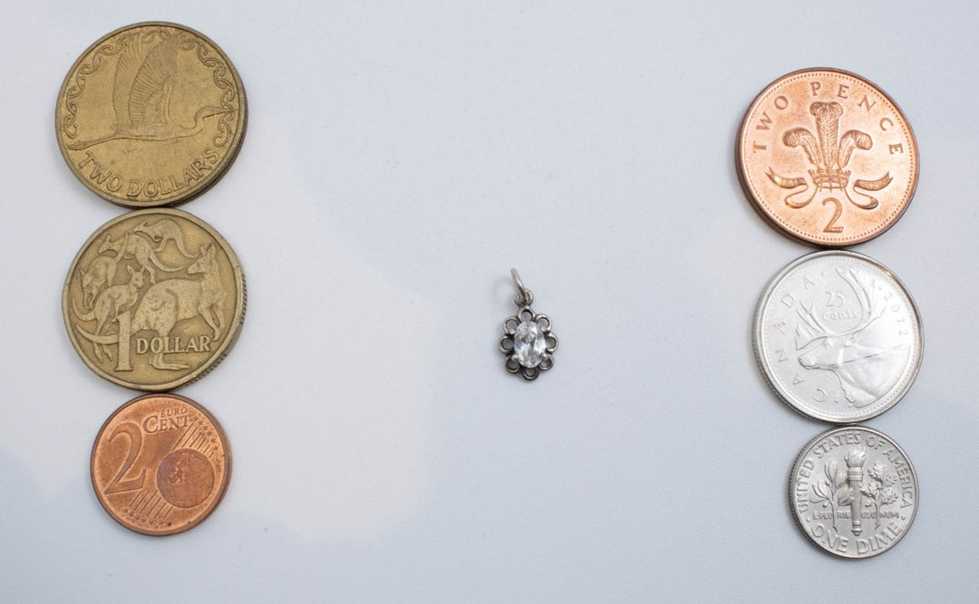 Vintage Sterling Silver Tiny Floral Pendant With Oval Diamond (CZ)!